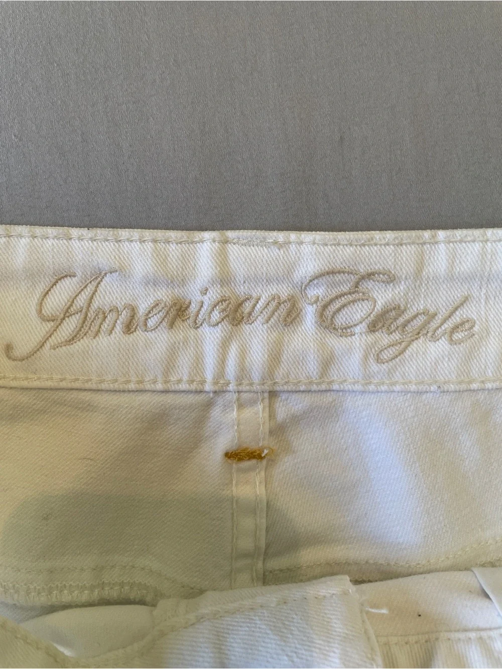 American Eagle Outfitters pairs women’s